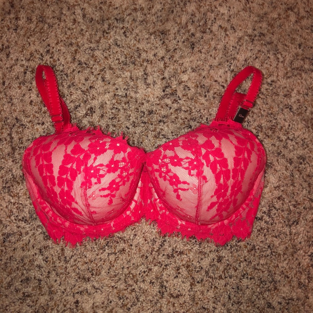 Red Victoria’s Secret bra